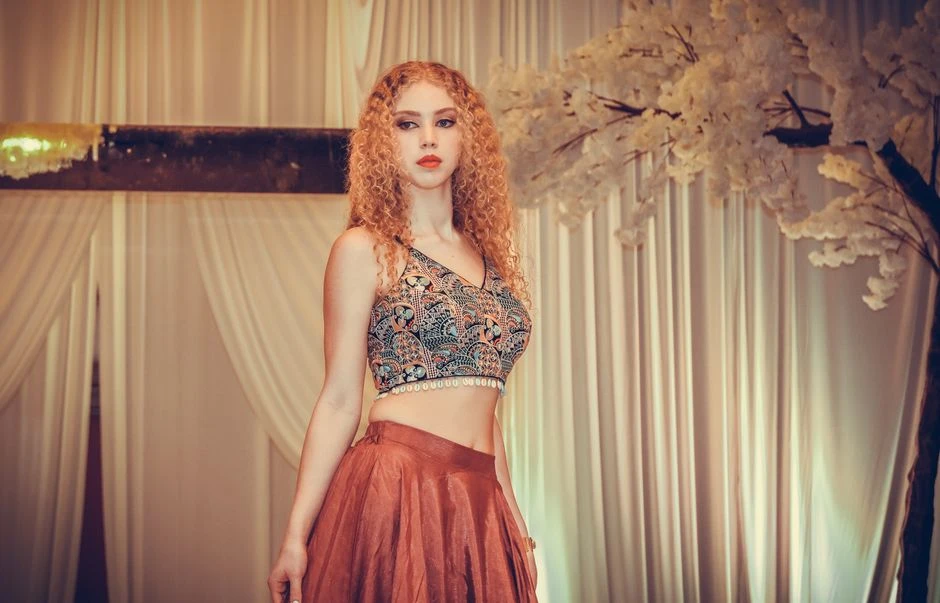 Model ve Manken hizmetinin verildiği bir etkinlikten kare
