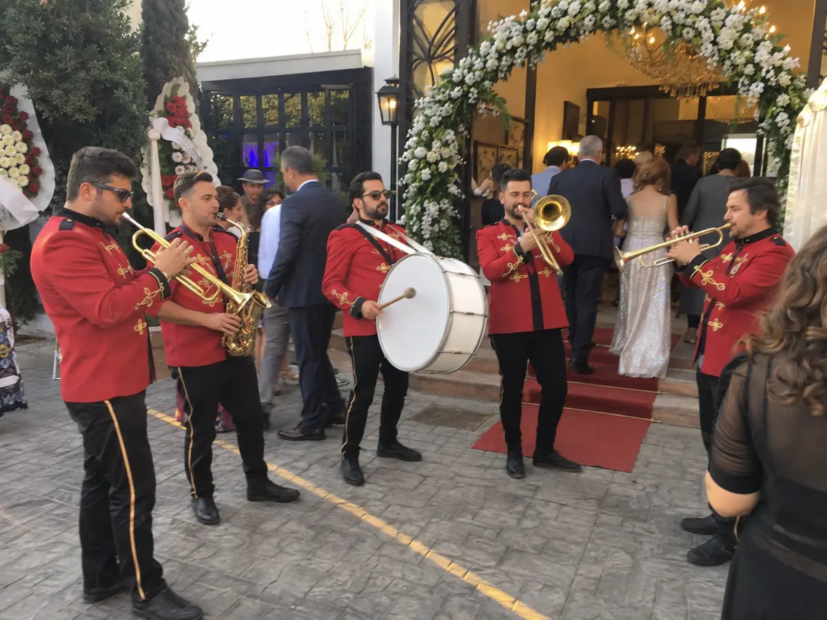 Müzik ve Canlı Performans hizmetleri