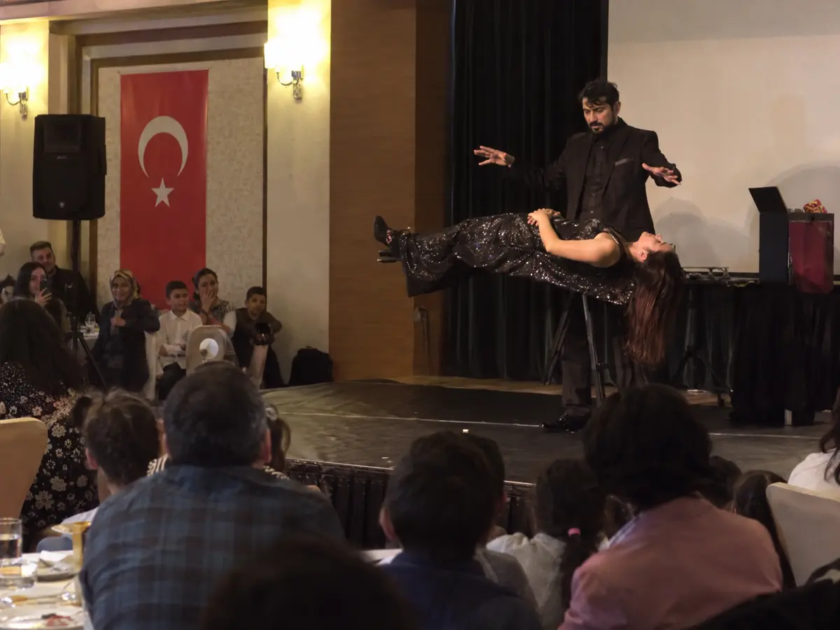 İllüzyonist Kiralama için referans etkinlik görseli