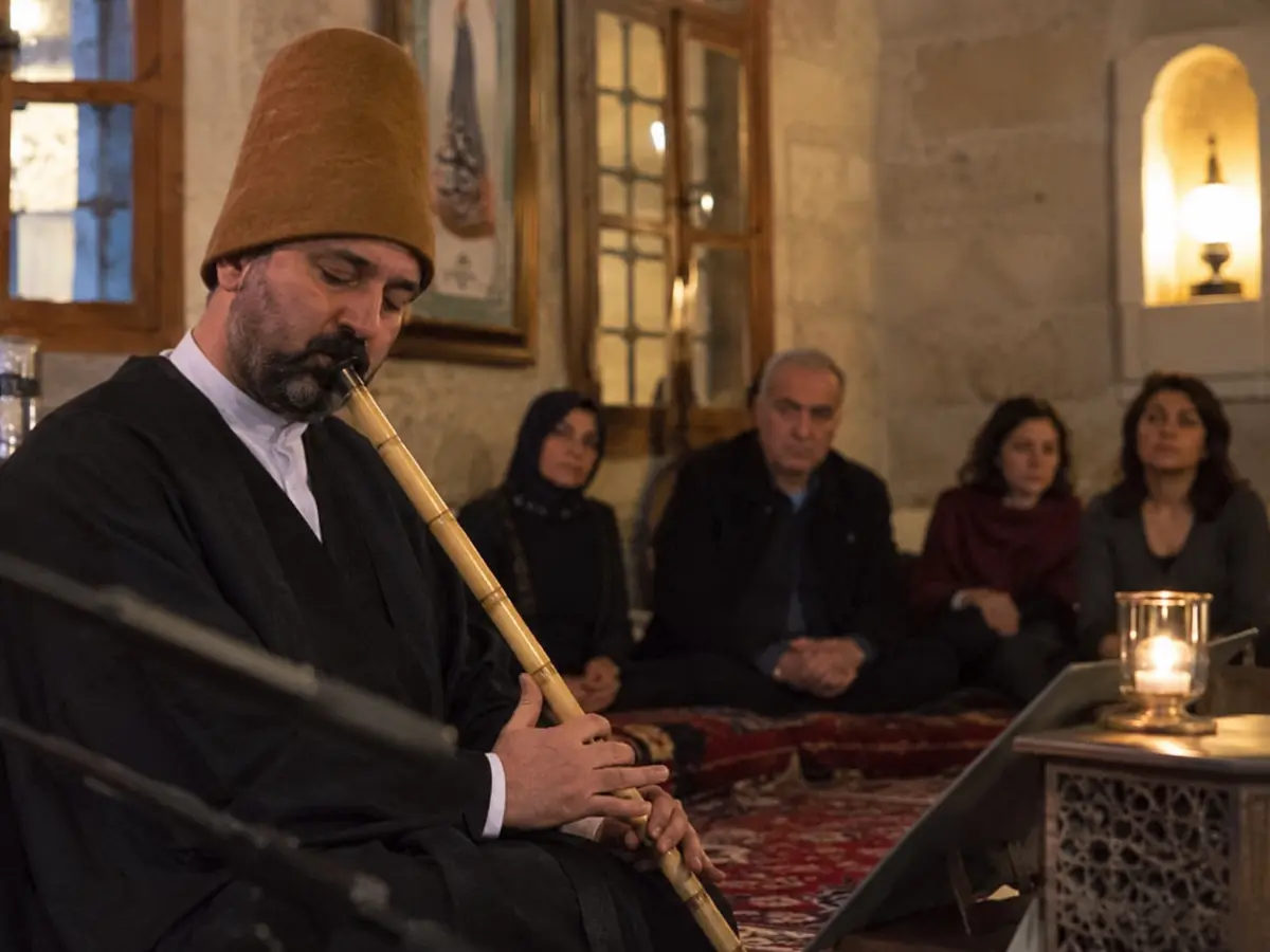 Hatay Saksafon Sanatçısı — referans görsel