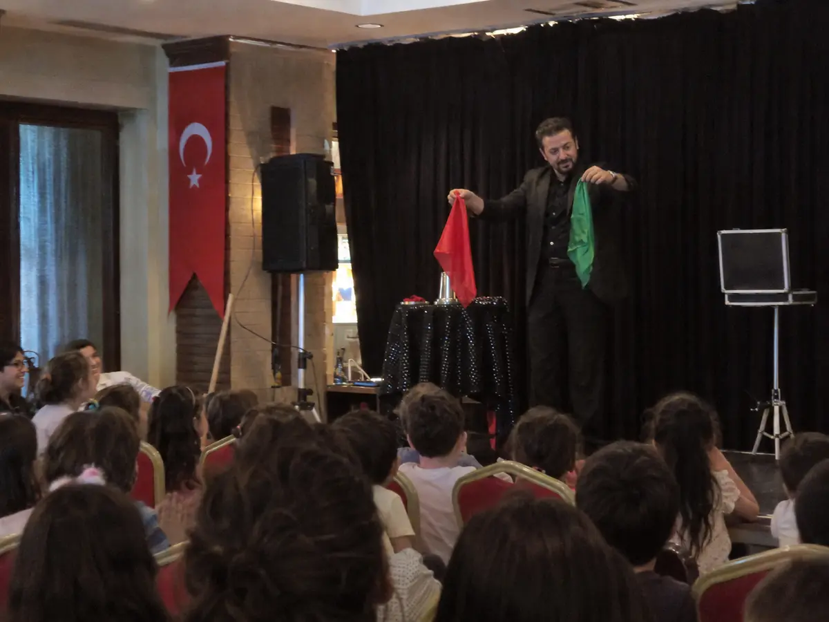 Sihirbaz Gösterisi için referans etkinlik görseli