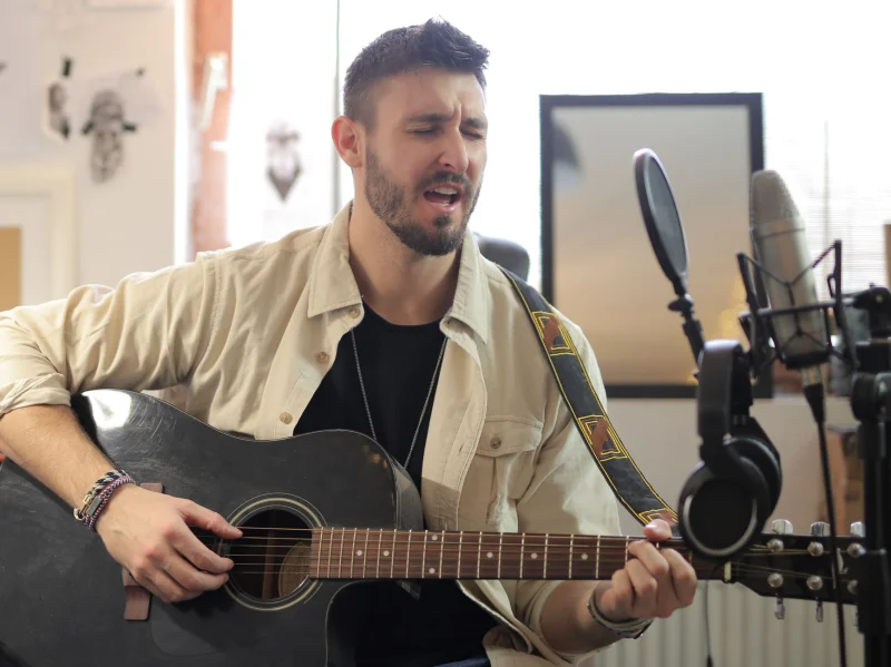 Gece Başlangıcı · 2 Kişi: gitar