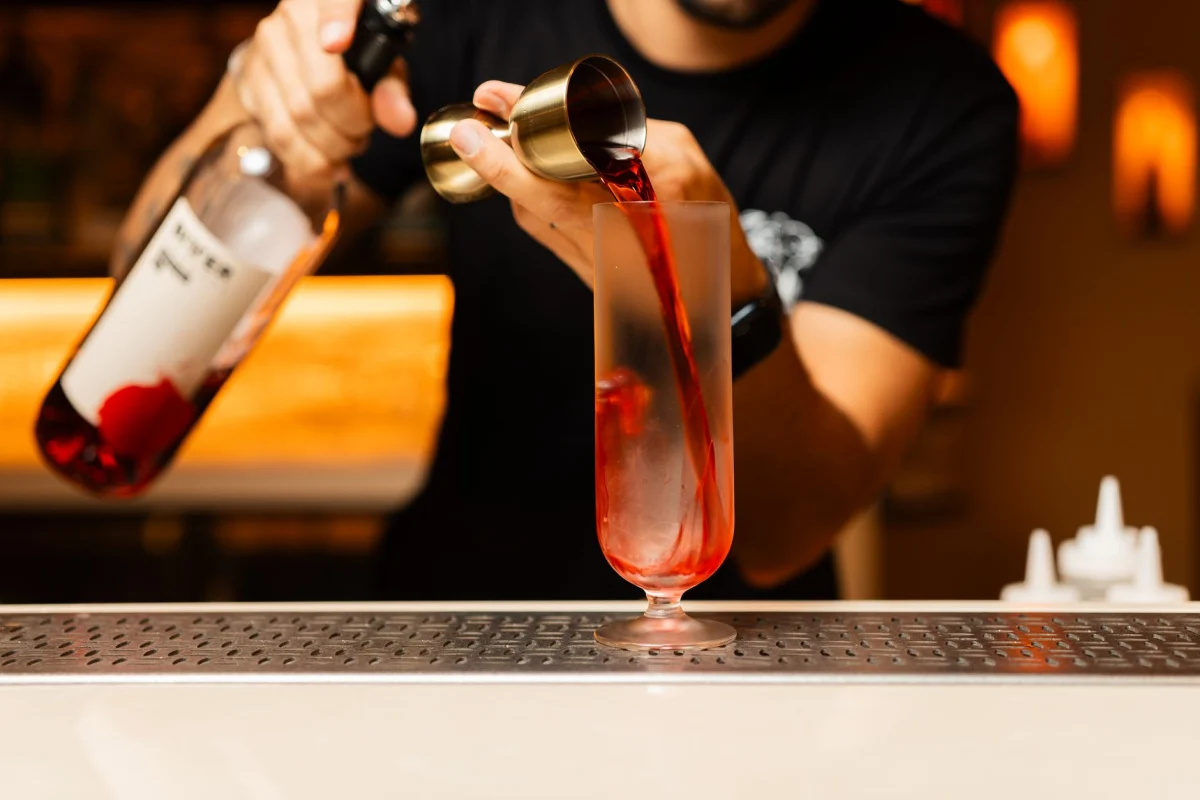 Barmen Kiralama hizmetinin verildiği bir etkinlikten kare