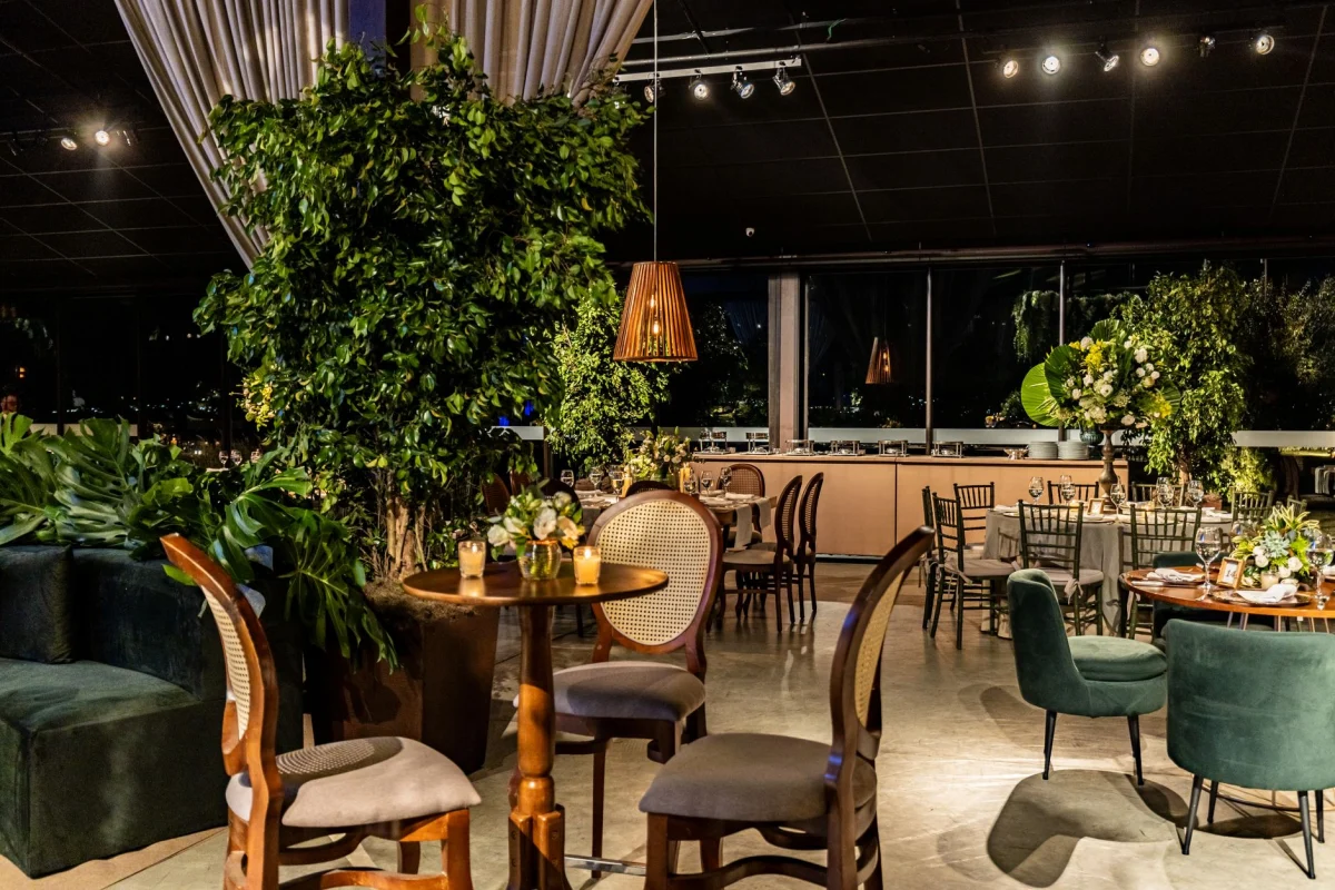 Bistro Masa Kiralama hizmetinin kullanıldığı organizasyon ortamı