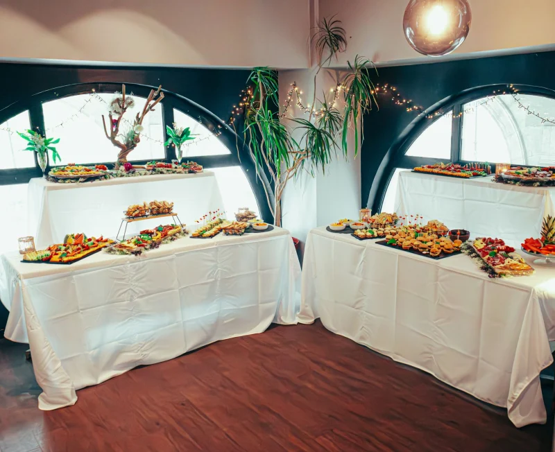 Brunch Menü · 30 Kişi: açık büfe ve dekorasyon
