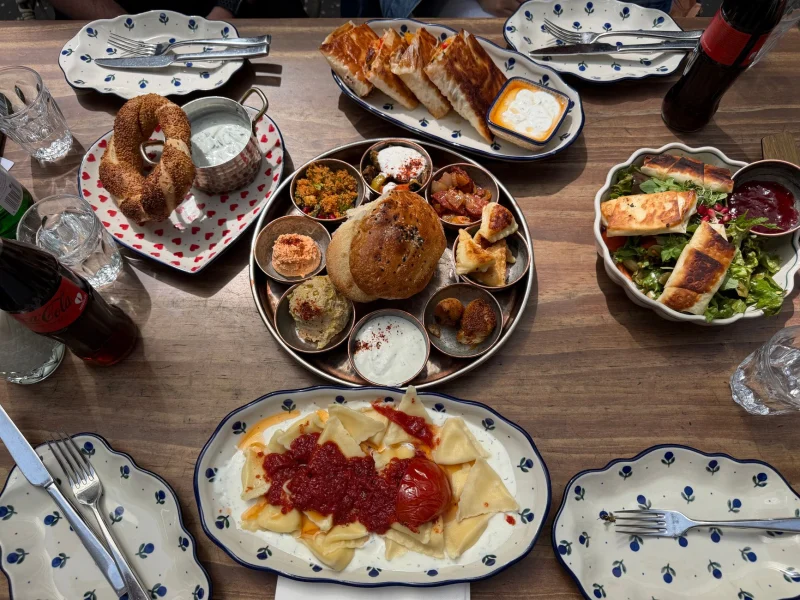 Çay Simit Standı · 5 Saat · Kapsamlı: masa düzeni