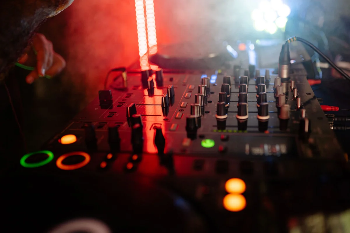 DJ Kiralama fiyatları — örnek etkinlik görseli