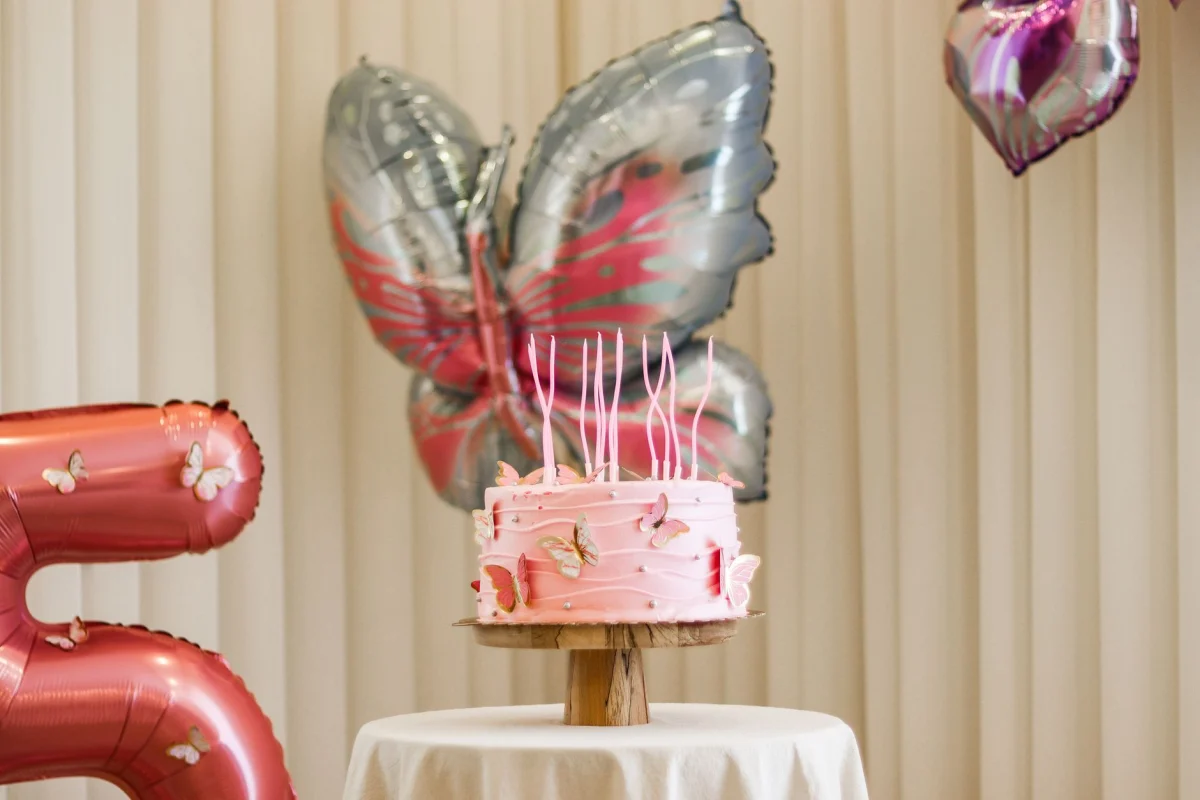 Doğum Günü ve Özel Gün Organizasyonu Rehberi: balon süslemesi ve pasta