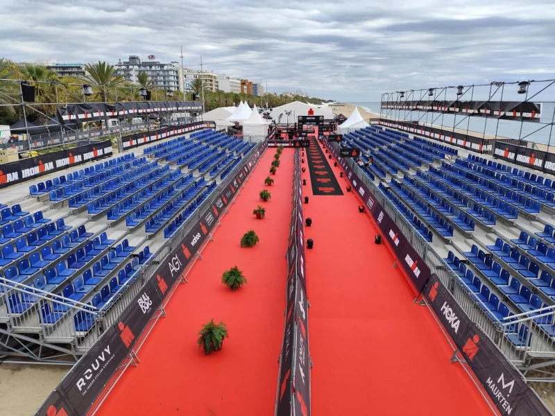 Temel Halı · 10 Metre: kırmızı halı ve deniz