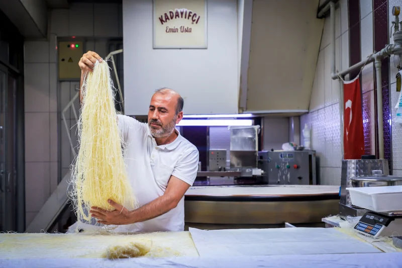 100 Porsiyon Lokmacı: tatlı ikramı