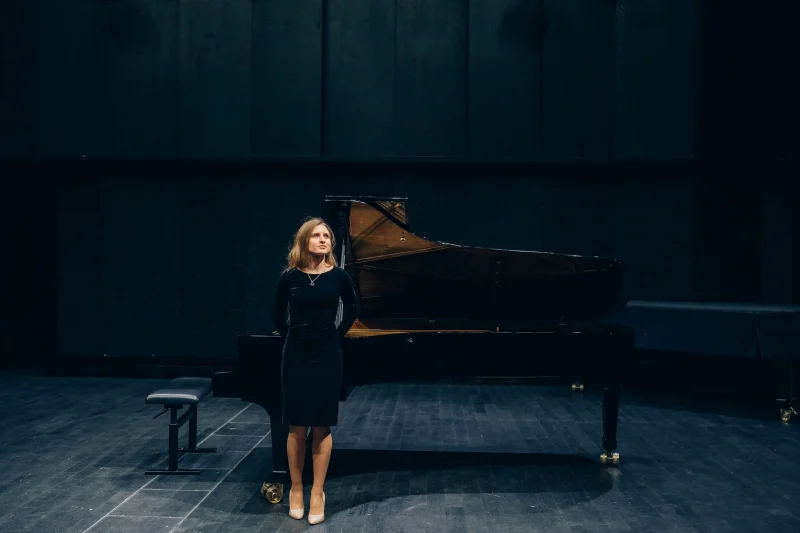 Piyano-Viyolonsel · 2,5 Saat: piyano ve salon