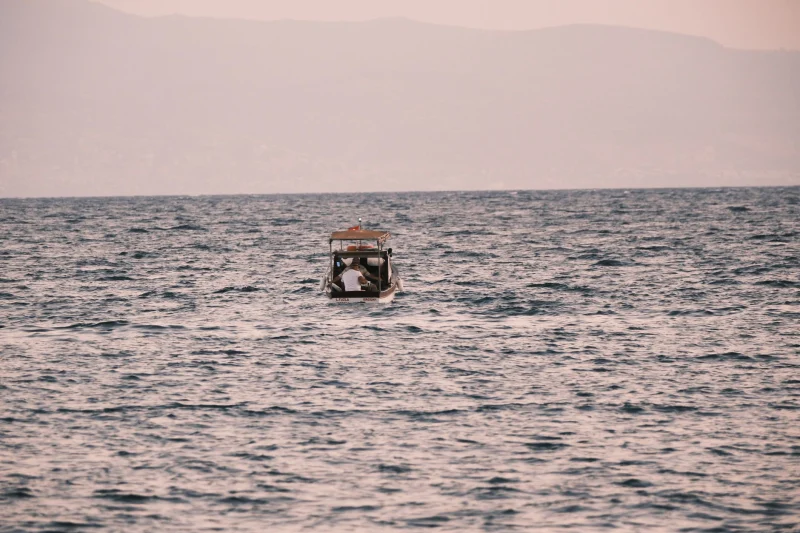 Tam Gün Saatlik Kiralama · Kapsamlı Tekne: tekne ve deniz