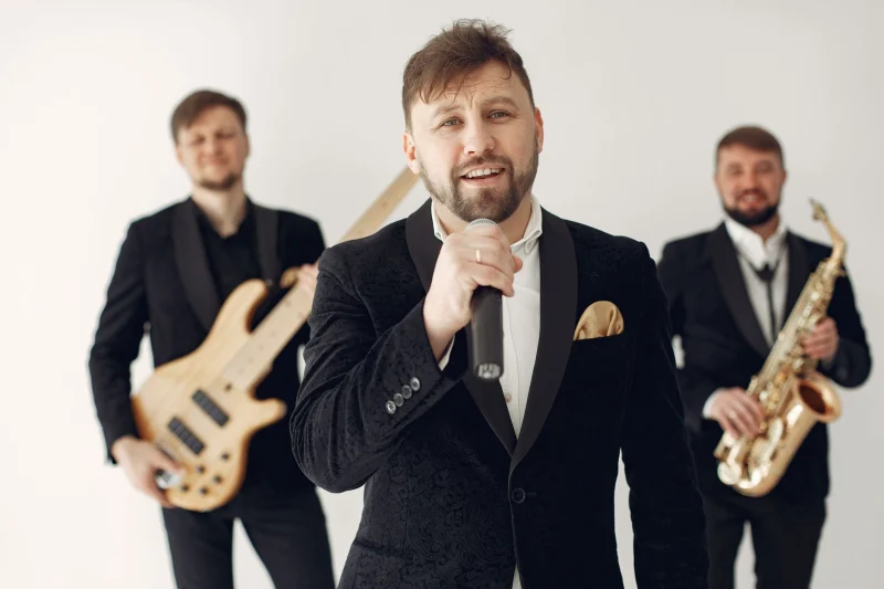 Saksafon Duetı · 2 Saat: gitar ve saksafon