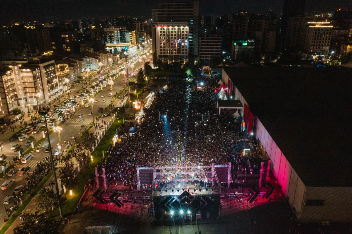 Belediye Halk Etkinliği Organizasyonu: Açık Katılım, Güvenlik ve Erişilebilirlik: gece ve davetliler