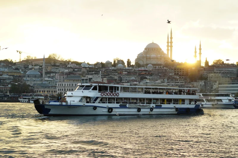 Gala Yemeği Turu · Kapsamlı Menu: tekne ve Boğaz