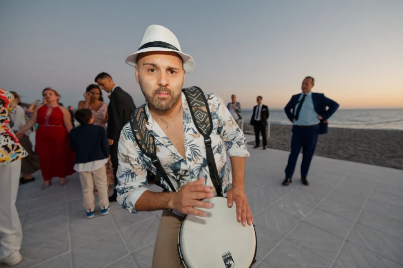 Zaffe & Davul · · Temel Kapsam: davul ve sahil